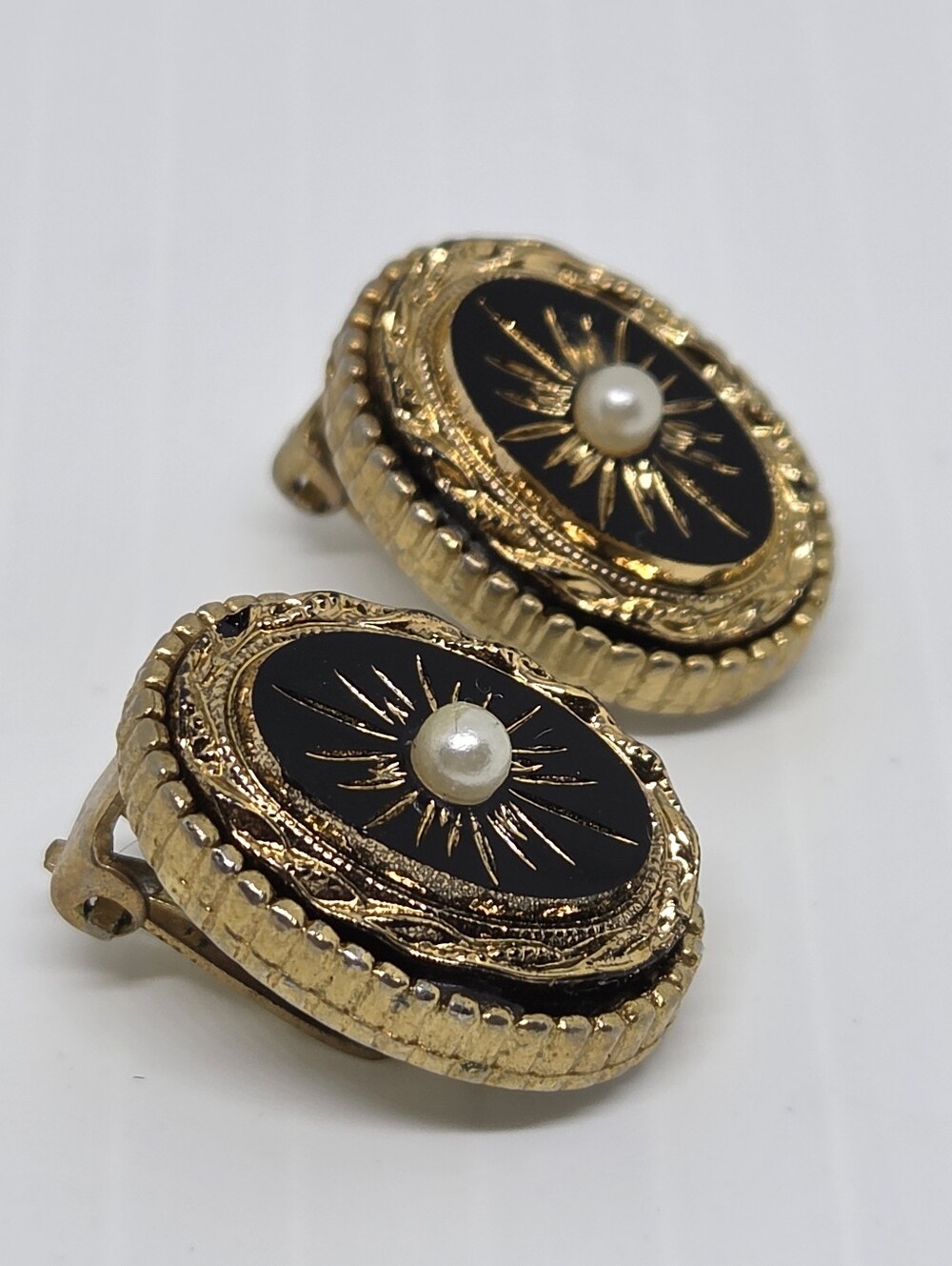 * Vintage Sphinx Victorian Revival SET Clip Earrings & Pin Brooch - Picture 9 of 15